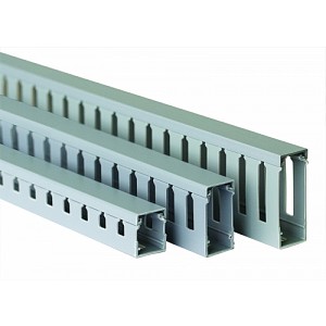 Короб перфорированный RL75 15x30 серый QUADRO DKC (00672RL)