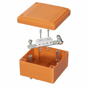 Коробка пластиковая FS с гладкими стенками и клеммниками  IP56 100х100х50мм  4р  450V 6A  4мм.кв DKC (FSB10404)